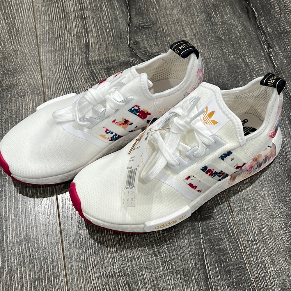 ADIDAS NMD_R1 SHOES